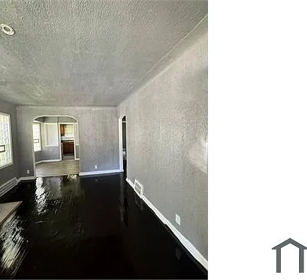20466 Revere St — Photo 8