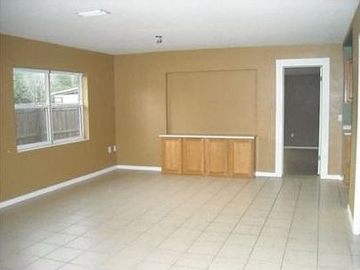 2nd image of 119 Leslie Ave