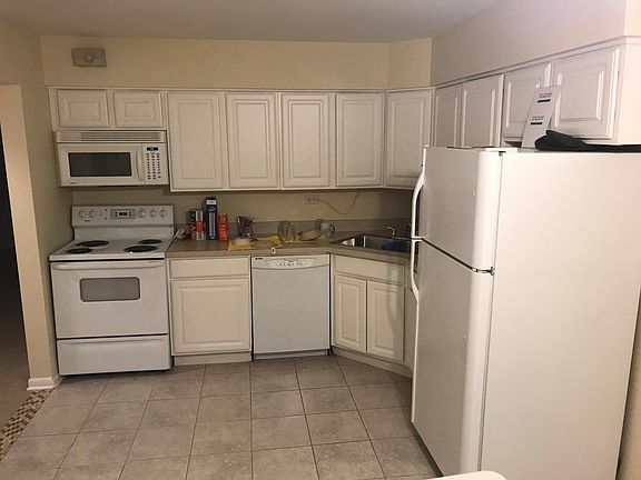 3rd image of 839 Lathrop Ave