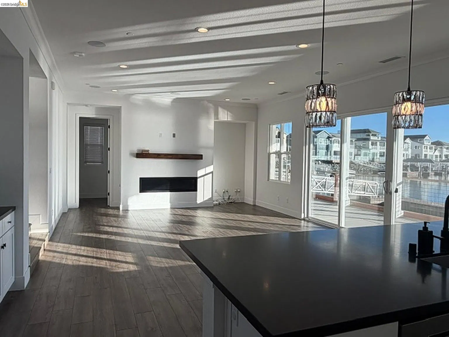 4 bed, 4.5 bath, 3498 sqft, $5,675 — Photo 3