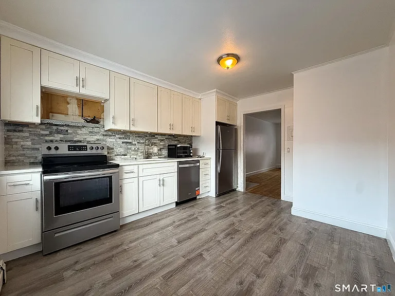 18 Prospect Ave #B3 — Photo 6