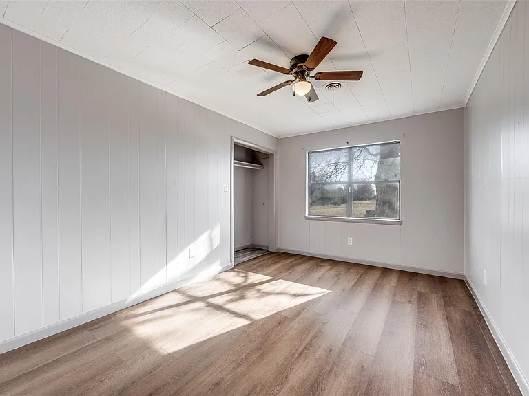 226 Glen Meadows Dr — Photo 15