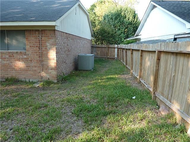 2nd image of 11611 Fairpoint Dr