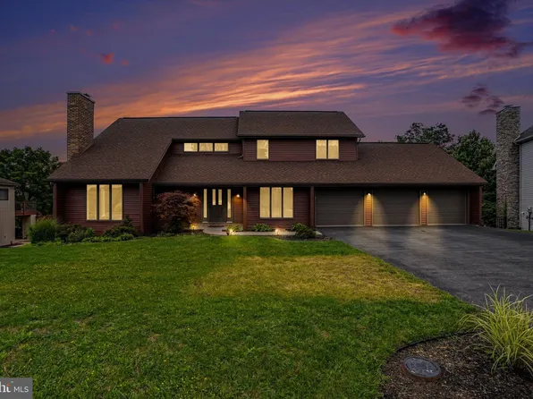 2093 Fairway Ln, Harrisburg, PA 17112
