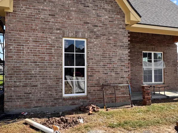 5839 Weeping Willow Dr, Lake Charles, LA 70605