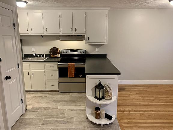 3rd image of 35 Mountain St APT 47