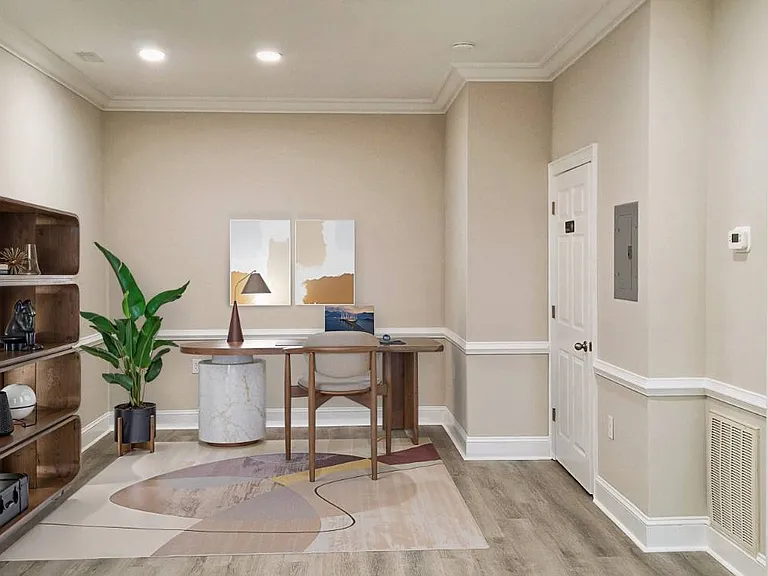 3201 Yorktown Ave #103 — Photo 2