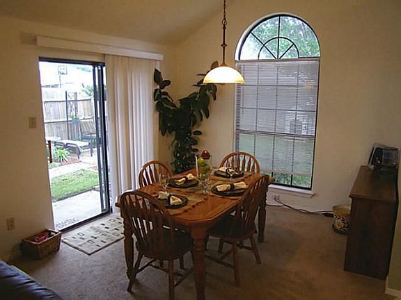 4th image of 6500 Devine Dr