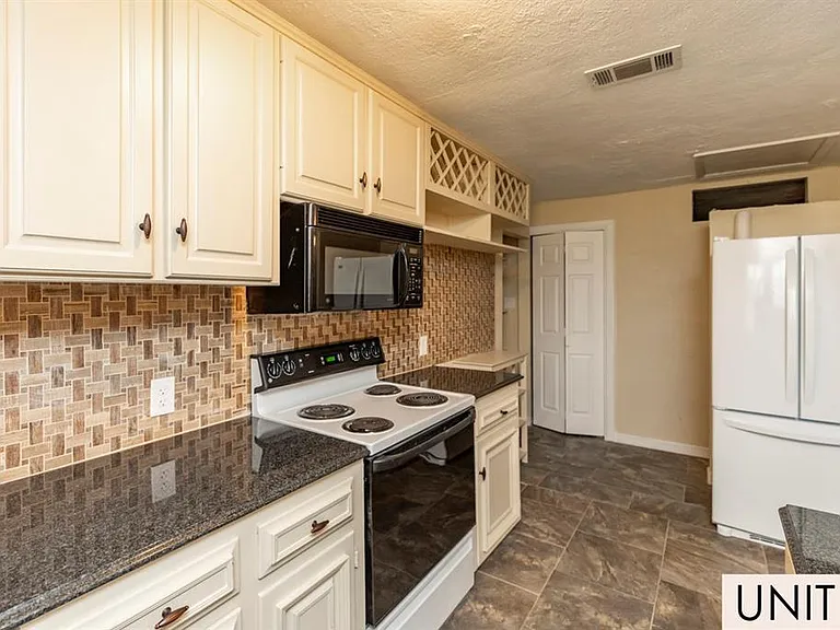 1835 Irving St #3 — Photo 7