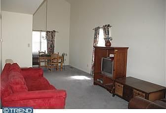 3rd image of 423 Stafford Ave