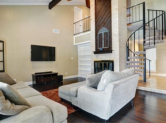 3rd image of 117 Haywood Dr