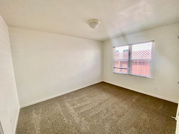 5th image of 702 Live Oak Ave APT B