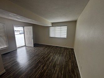 4th image of 6824 N Parkwood Dr #1