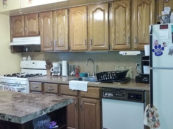 Another Eat-in Kitchen View