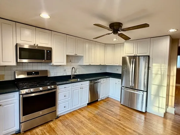 153 G St, South Boston, MA 02127