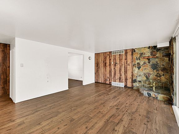 5th image of 1004 Englewood Dr