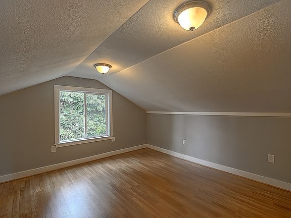 5th image of 17050 14th Ave NE