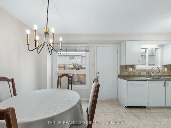 210 Carlyle Dr #12, London, ON N5V 3M9