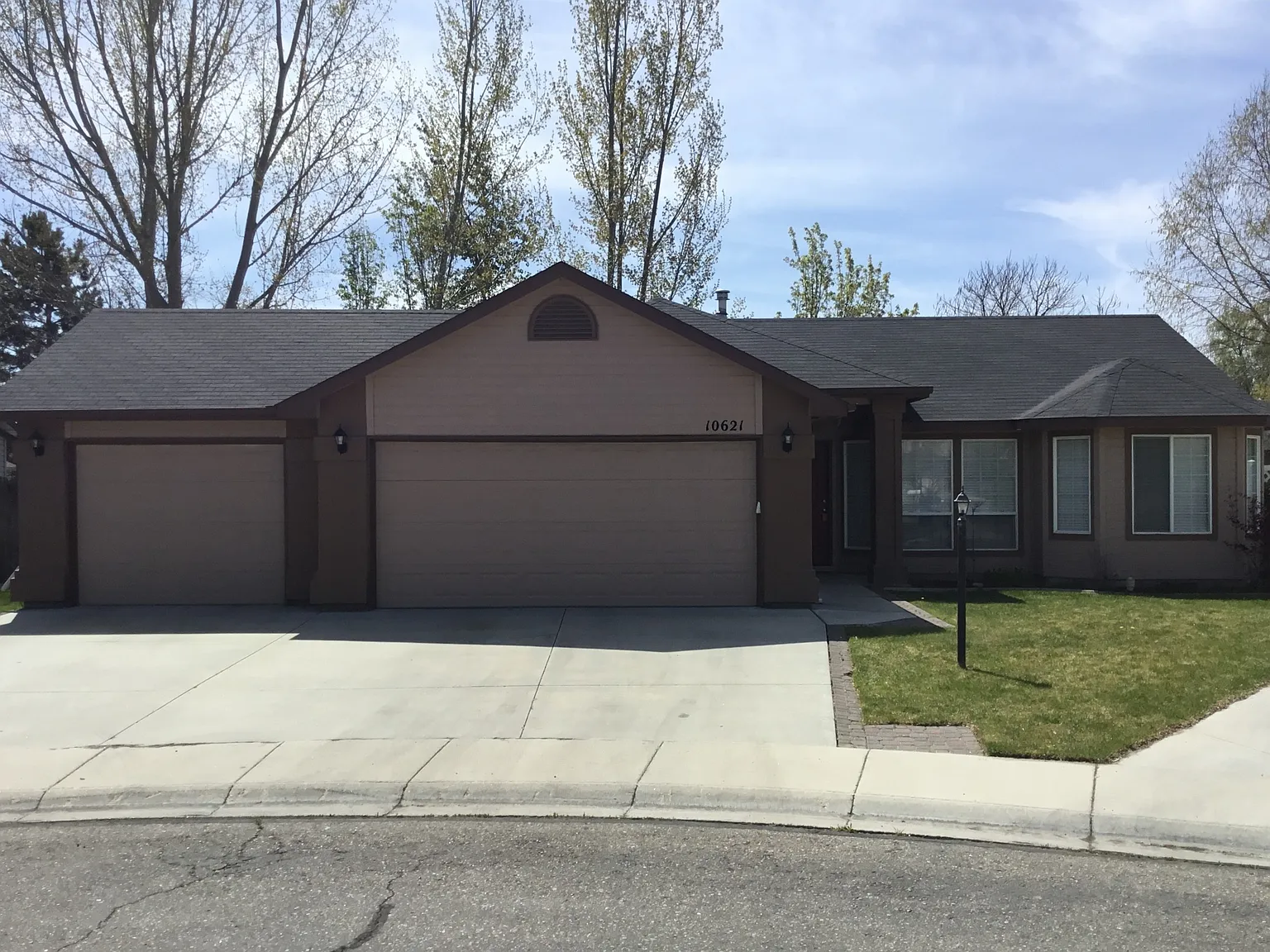3 bed, 2.0 bath, 1317 sqft, $2,335 — Photo 1
