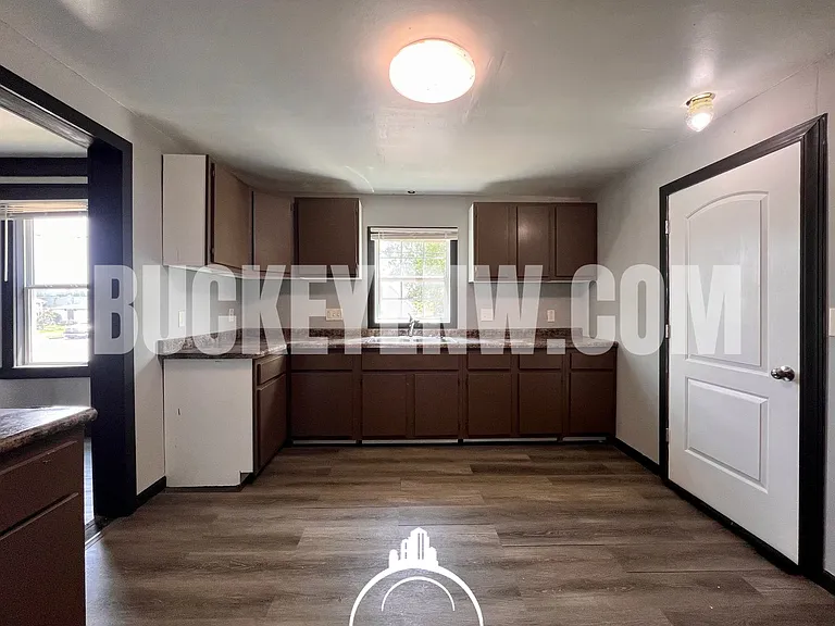 203 South Ave — Photo 5