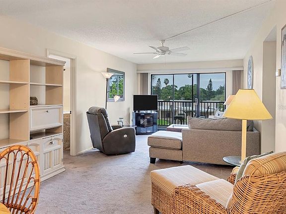4th image of 6114 43rd St W APT 301E