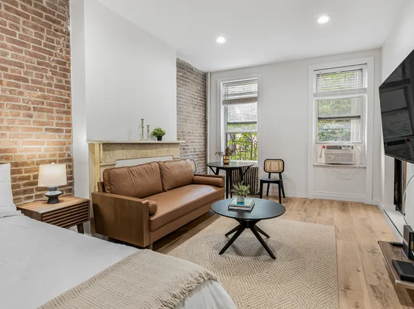 405 West 46th Street image 4 of 15