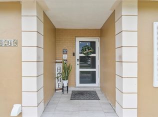 8240 SW 9th Ct, North Lauderdale, FL 33068