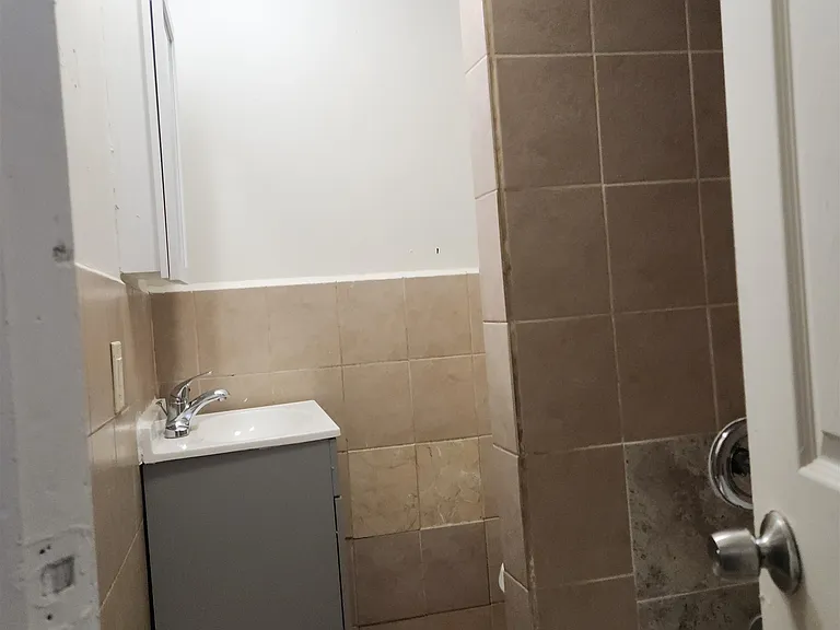 494 W Side Ave #1 — Photo 8