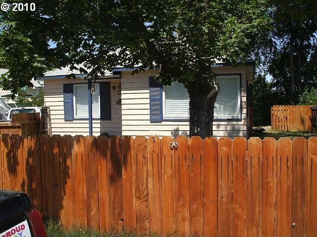 2nd image of 601 E Sunset Dr