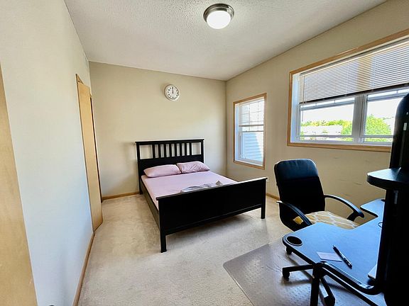 5th image of 5002 Everest Ln N