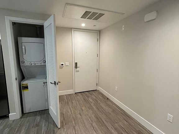 4th image of 5548 Bonner Ave #211