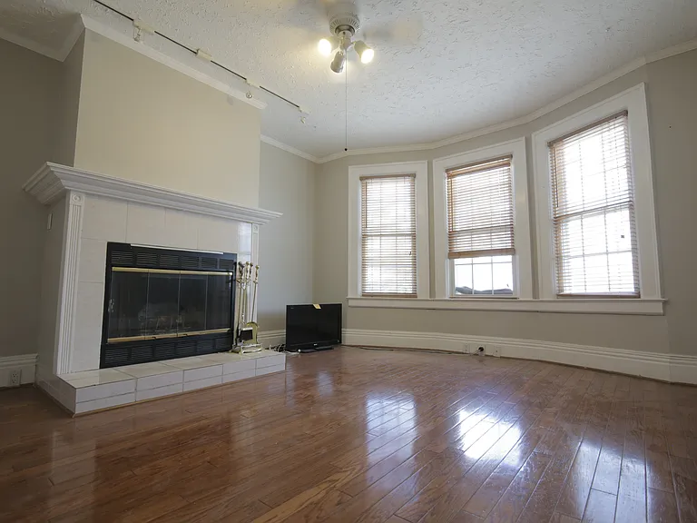 92 Peter St #2 — Photo 1