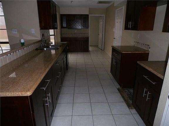 5th image of 4806 Bayport Dr