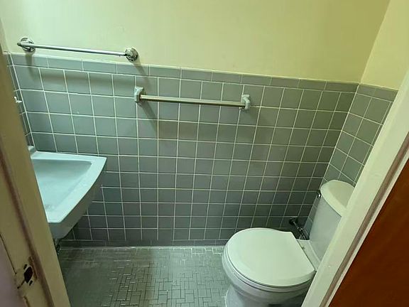 3rd image of 6149 219th St Floor 2