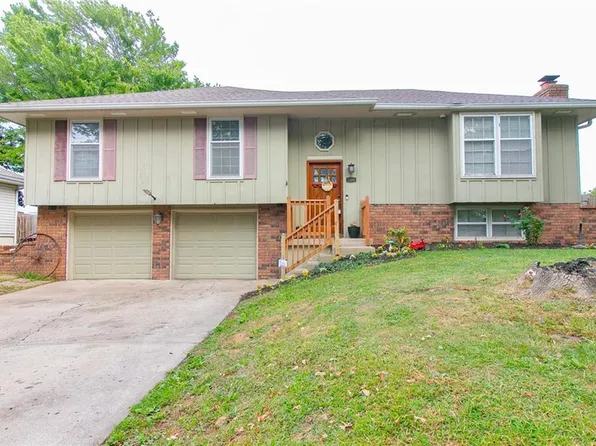 1300 SE Piccadilly St, Blue Springs, MO 64014