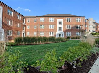 921 S Hanley Rd APT C, Saint Louis, MO