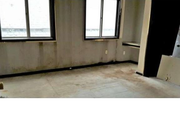 2nd image of 111 E Locust St