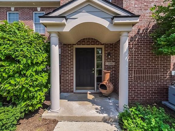 4th image of 5588 Hampshire Ln #179