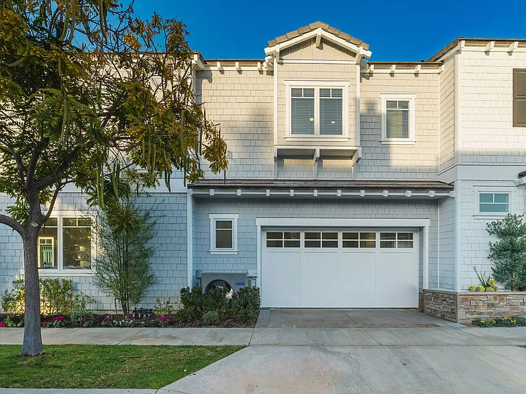 700 Acacia Ave — Photo 5