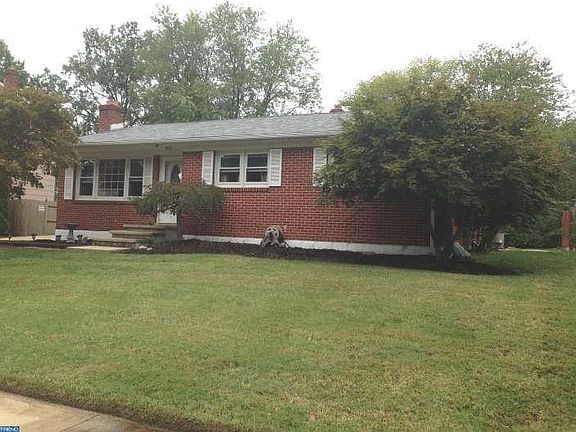 2nd image of 904 Kenilworth Ave
