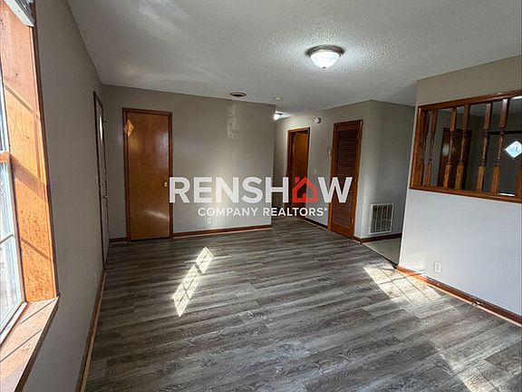 3rd image of 111 Etheridge St