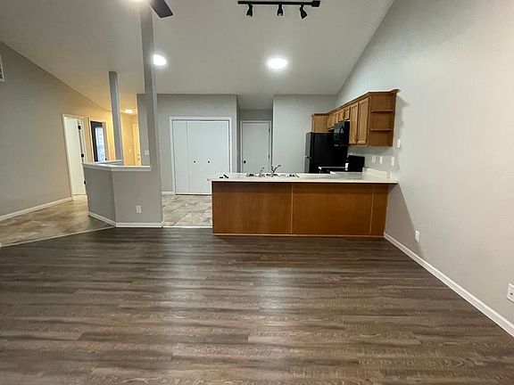 5th image of 3624-3626 Thornhill Cir W #6b01b5546