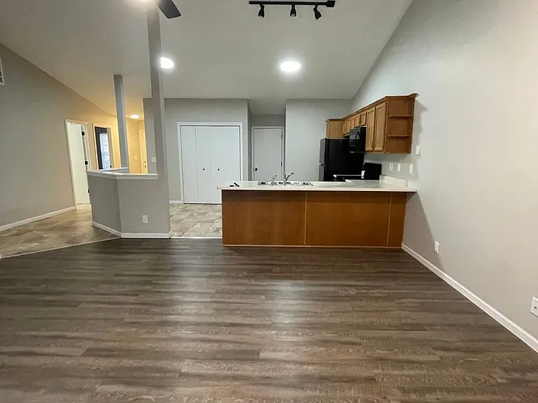 3624-3626 Thornhill Circle W-TBROS — Photo 5