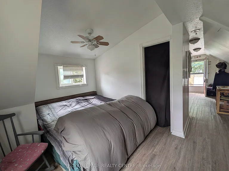 10 Dufferin St — Photo 10
