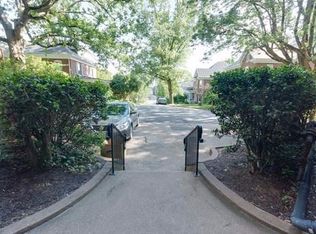 11 Altamont Cir #1B-1BA-652SQFT, Charlottesville, VA 22902