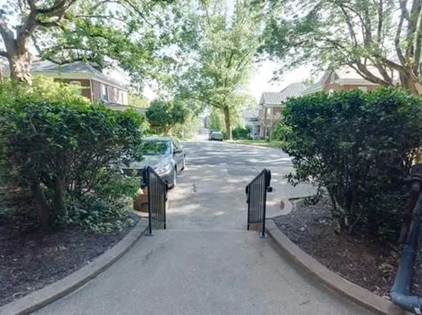 The Altamont, 11 Altamont Cir #1B-1Ba-652Sqft, Charlottesville, VA 22902