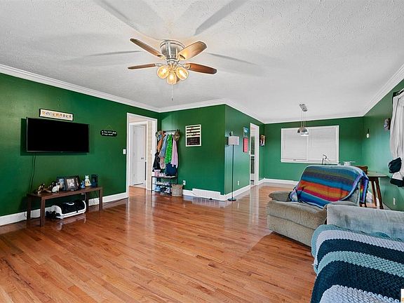 5th image of 108 McKinney St