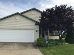 5266 Deer Trace Dr, Kent, OH 44240