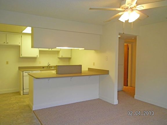 dining view to kitchen