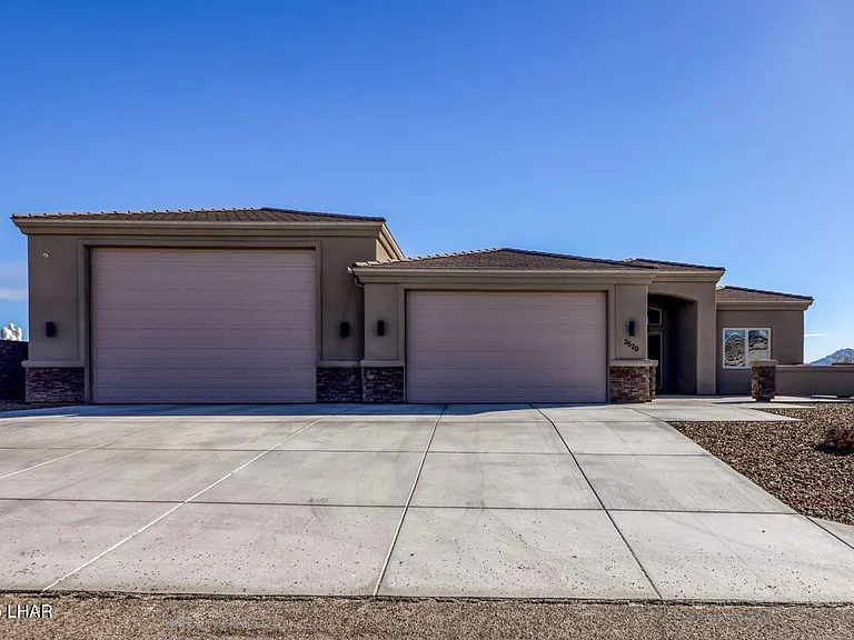 2520 Demaret Dr — Photo 1